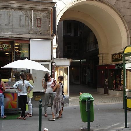 Ferienwohnung Romantic Centrum Apartman Budapest Exterior foto