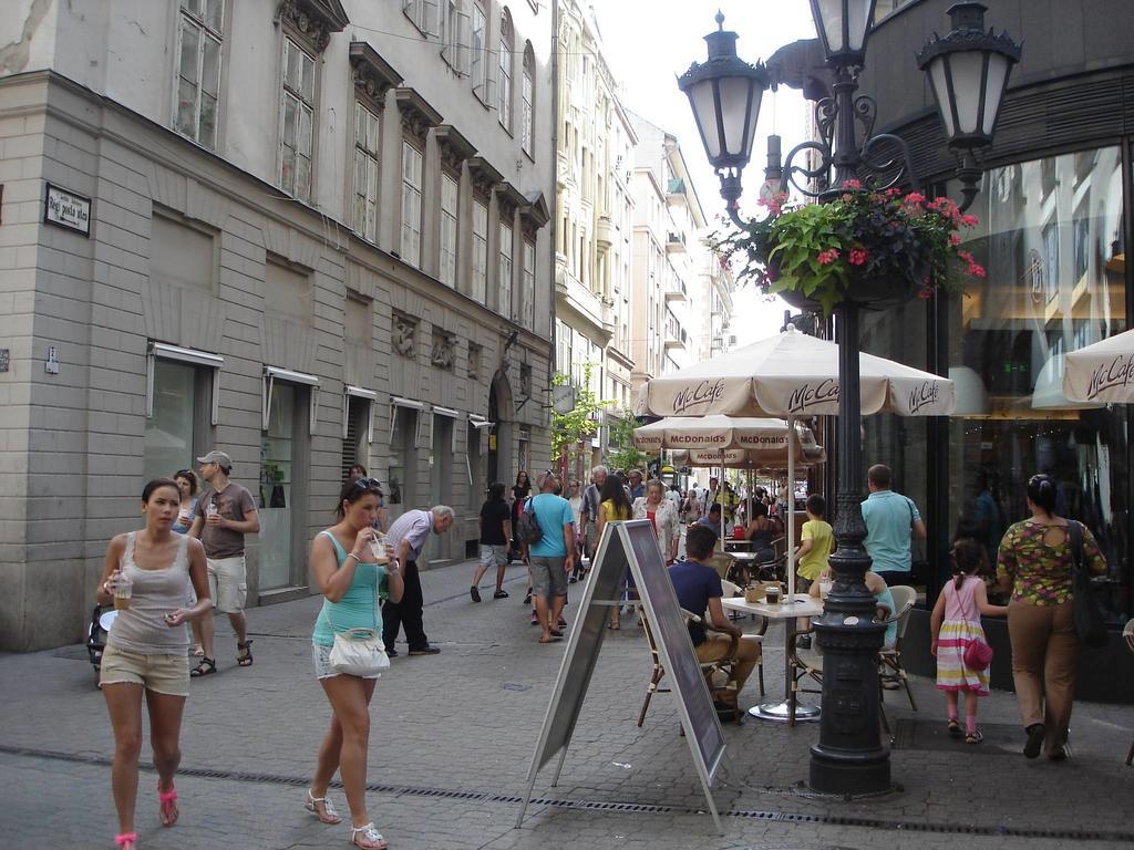 Ferienwohnung Romantic Centrum Apartman Budapest Exterior foto